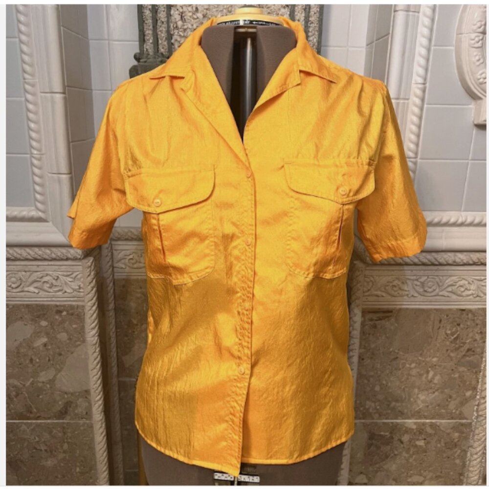 Cymbrion Blouse. Size 10. Yellow Short Sleeve Polyester Button Up. B129
